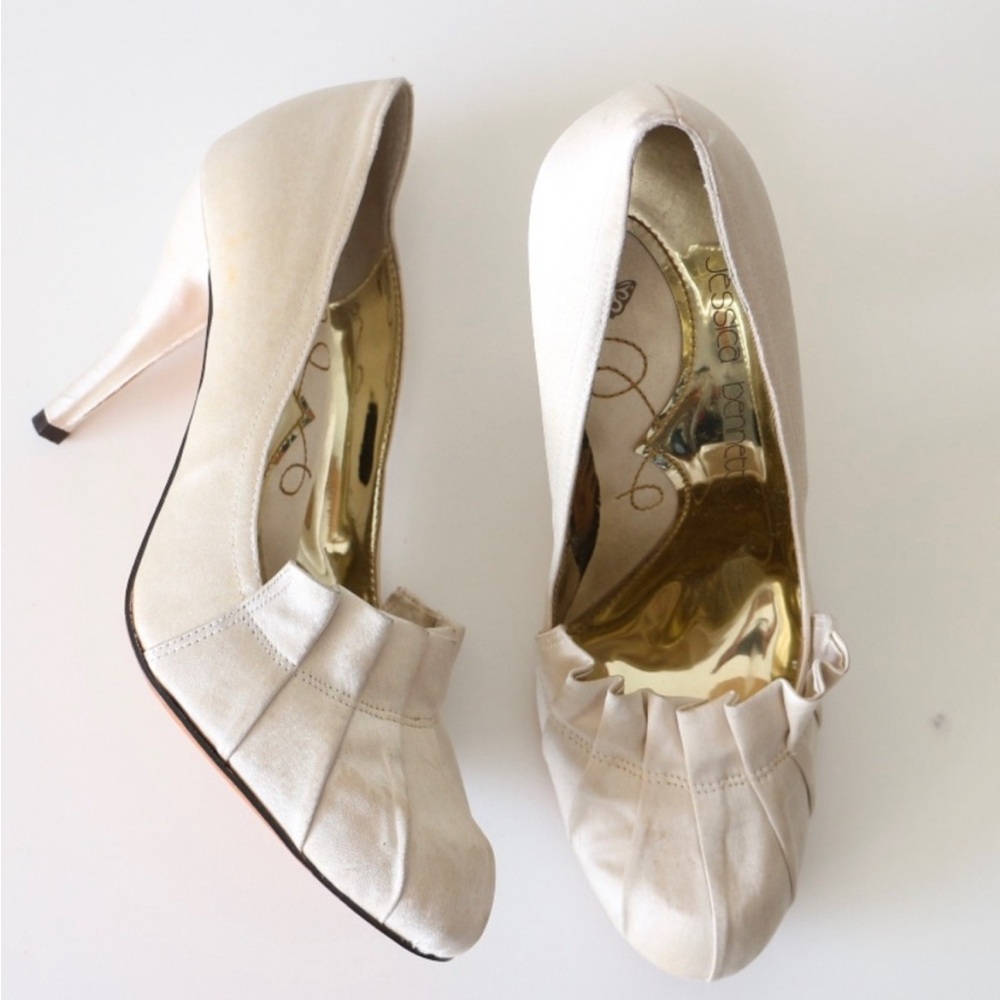 elegant pumps pleated ruffled heels